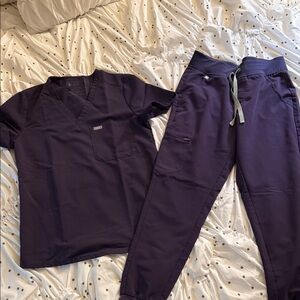 Figs Deep Purple Scrub Set